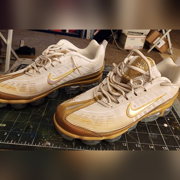 Nike Air Vapormax 360 Sneakers Metallic White Mens Size 9 - Picture 6 of 7